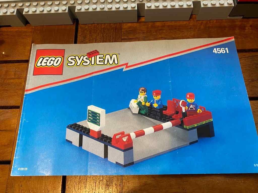 Lego Kit di costruzioni: Passage à niveau Lego 5461 – Usato da Morges venduto da VintageMemories 1