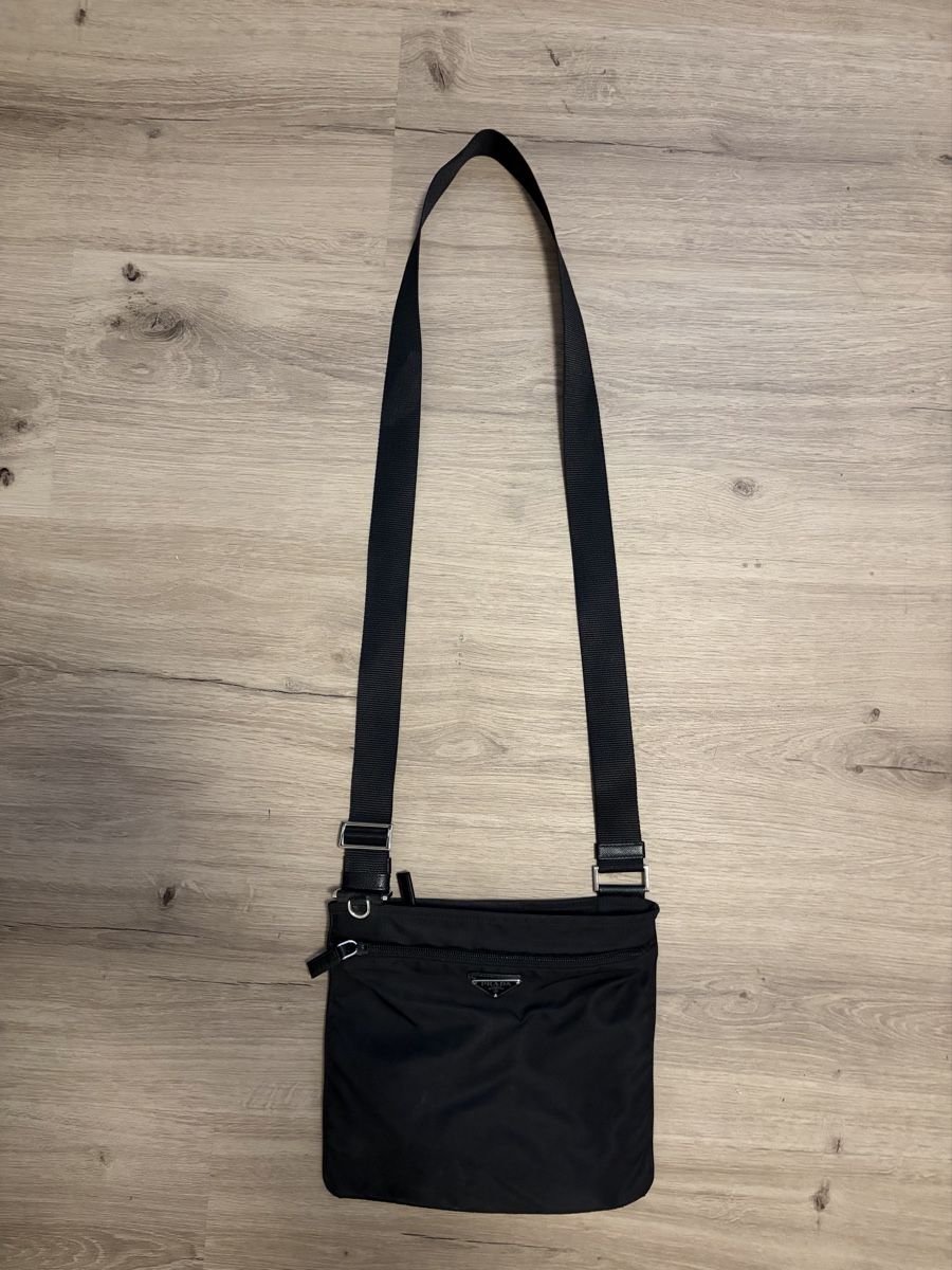 Prada Taschen: Prada Umhängetasche – Gebraucht aus Sursee von cheffe05