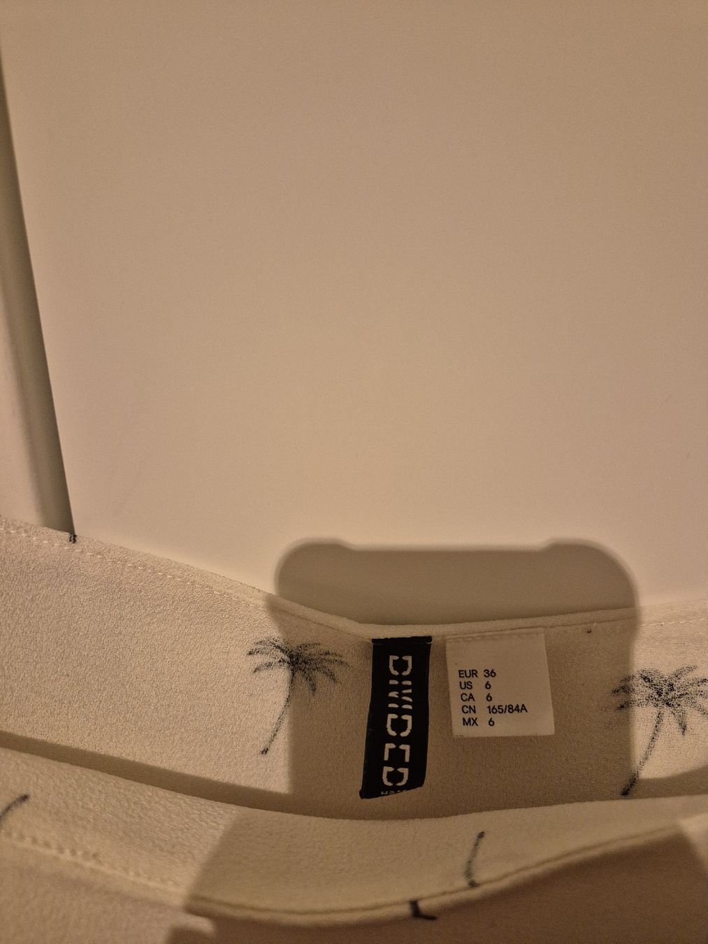 H&M Top: Croptop mit Palmenmuster – Usato da Schlieren venduto da nat_76vd 2