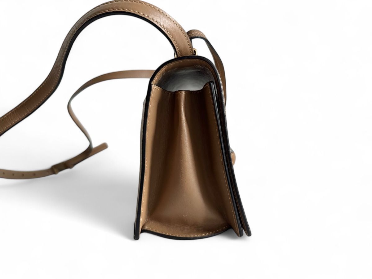 Loewe Taschen für Damen: LOEWE  Calfskin Medium Barcelona Shoulder Bag – Gebraucht aus Kriens von hannaandkiko 3