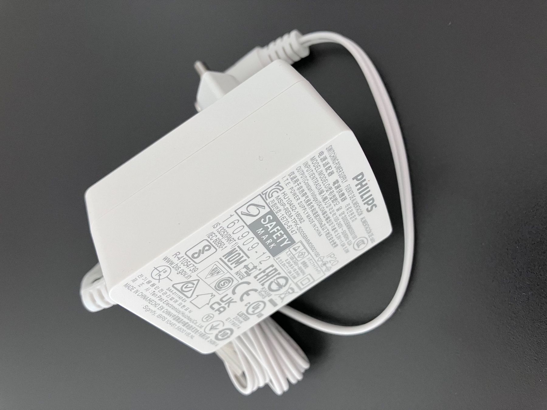Philips Hubs & Switches: Philips Hue Bridge (v2) – Gebraucht aus Eggersriet von Teric 1