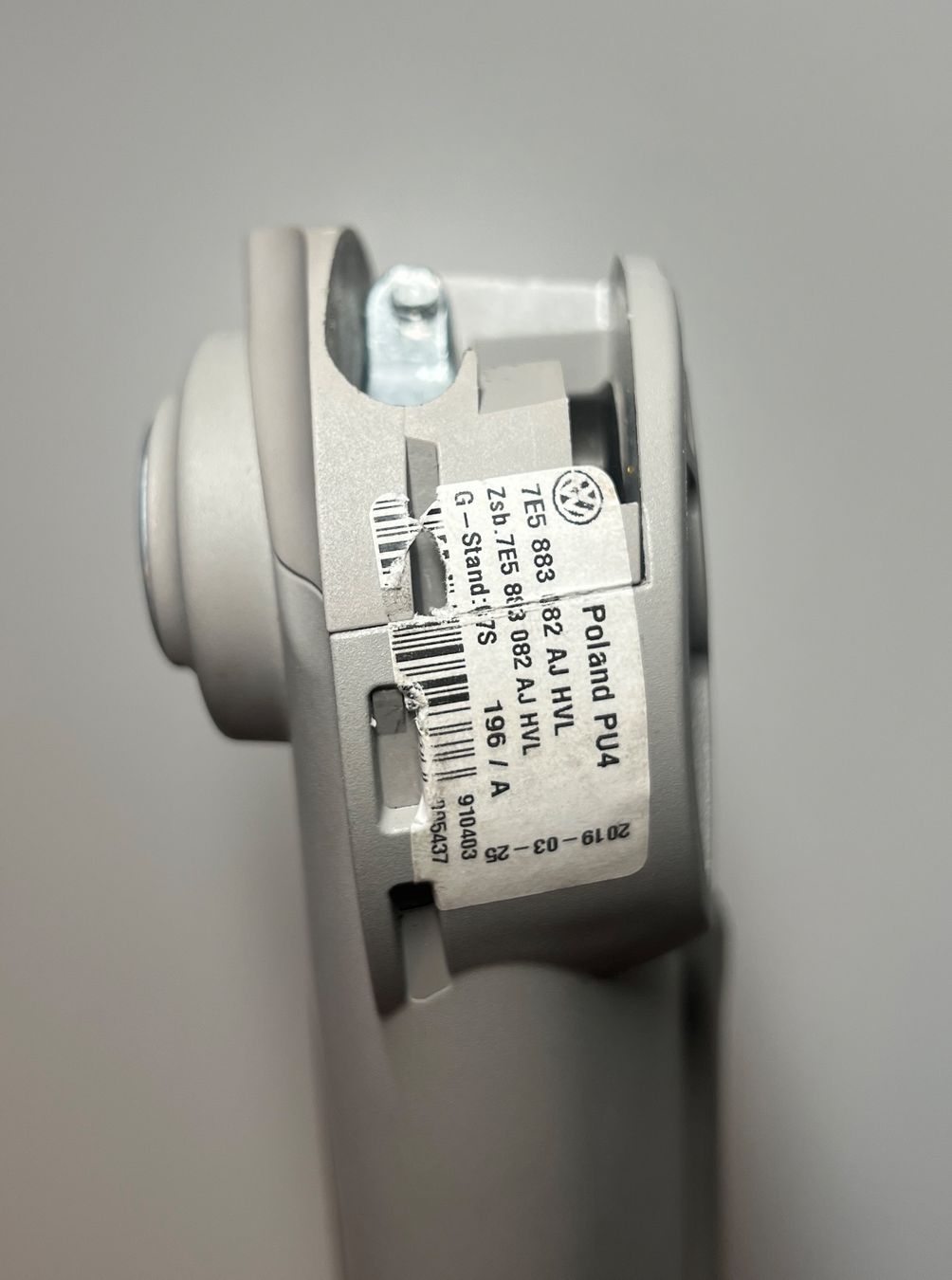VW Alle Autoersatzteile: VW T5/T6 Armlehne – Defekt aus Truttikon von lev_pm11 5