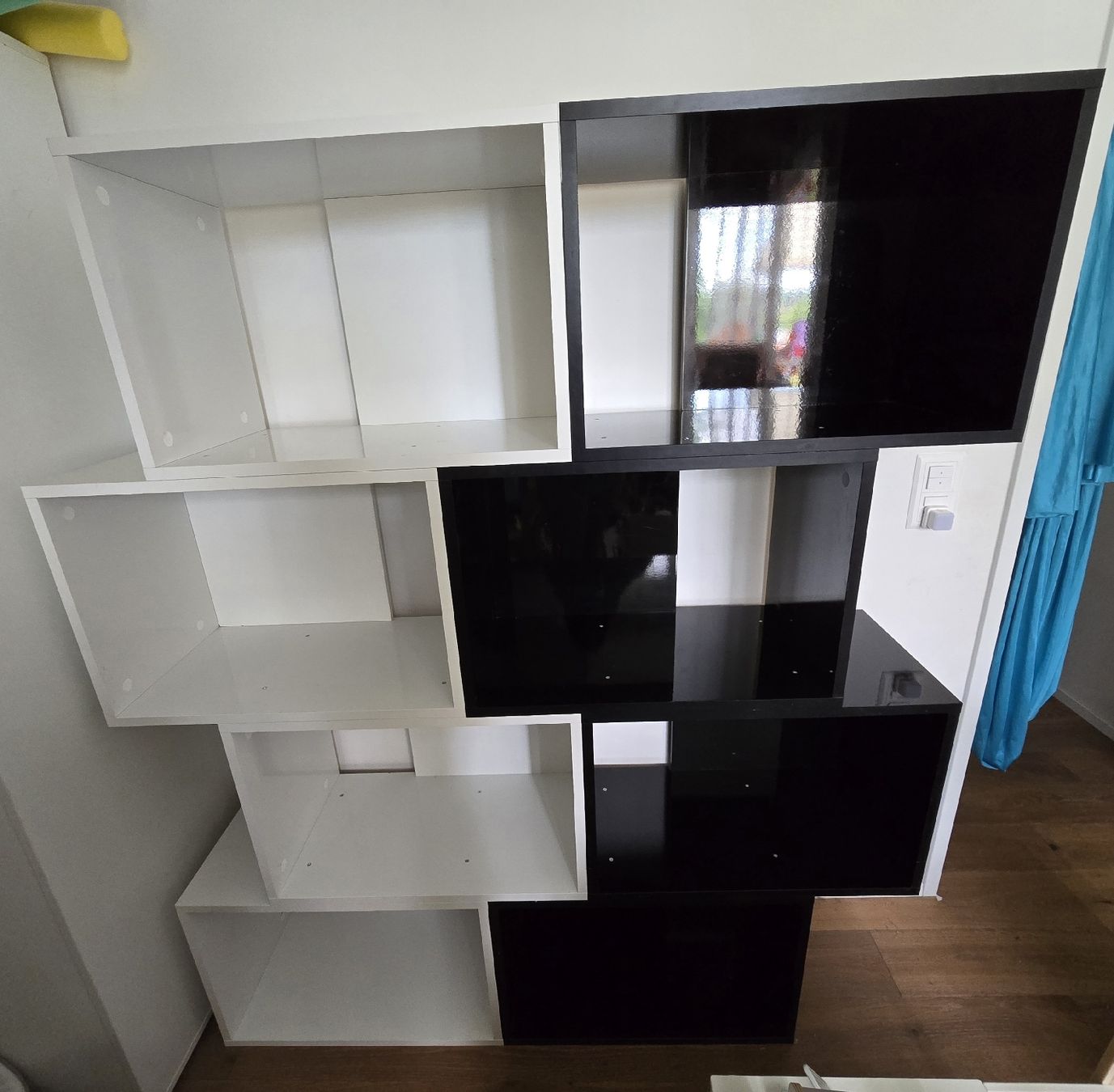 Scaffali: Regale / Wohnwand – Usato da Olten venduto da Jullis