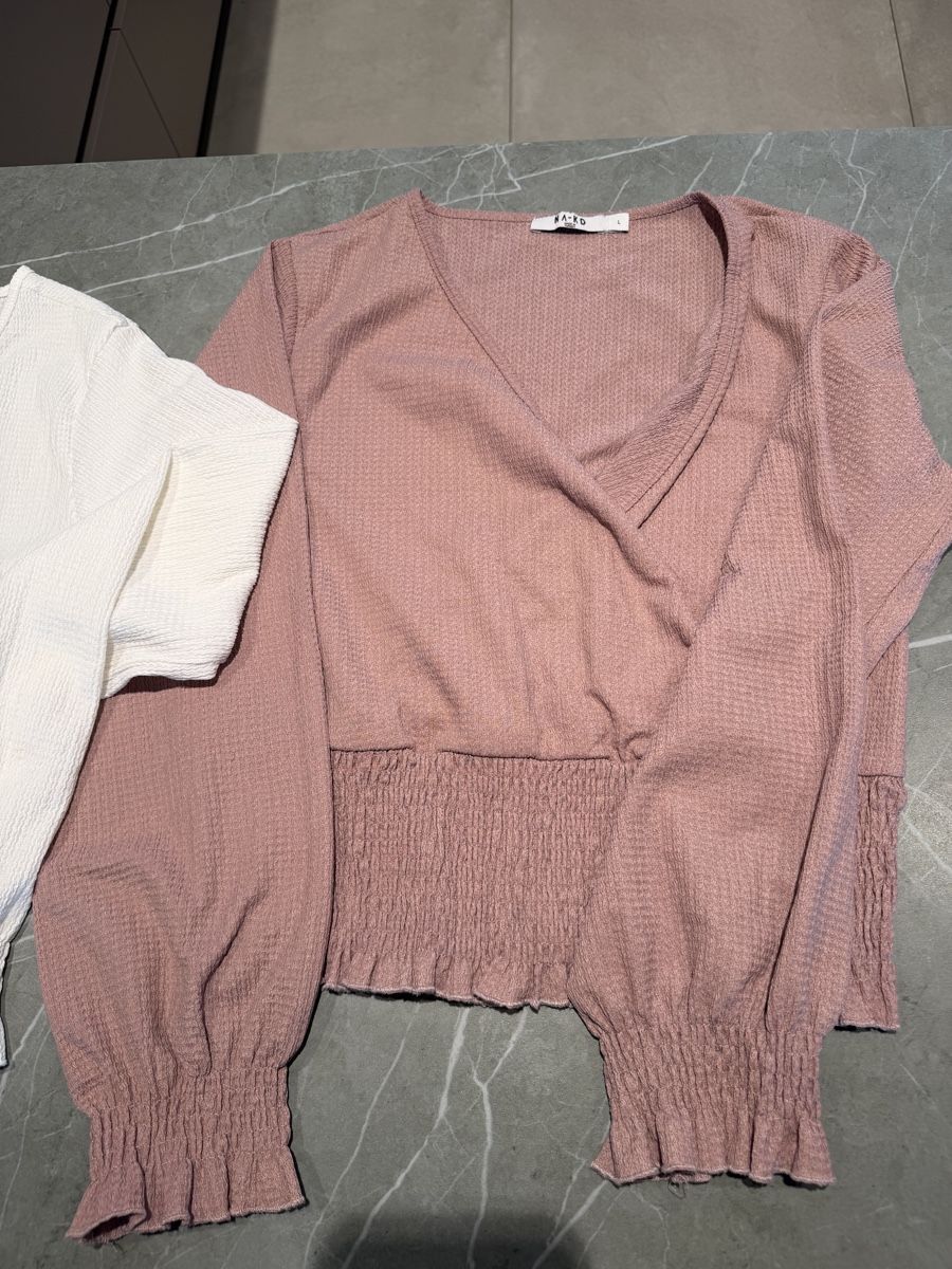 Na-kd Lots de vêtements: Zwei NA-KD Wickelpullover Grösse L – D'occasion à Kappel SO par Janni07 3