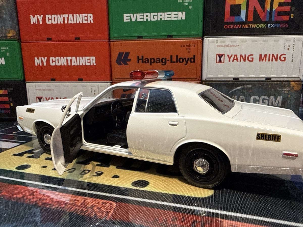 Dodge Modellautos: 1975 Dodge Coronet Sheriff / 1:24 – Neu und originalverpackt aus Basel von Zomeg 2