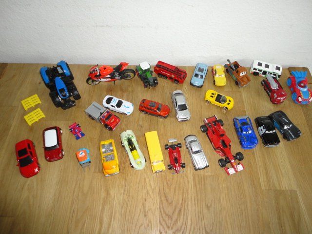 Giocattoli: AUTO  29 X  DISNEY-MATCHBOX-UND UND – Usato da Teufen AR venduto da don_8vtn 3