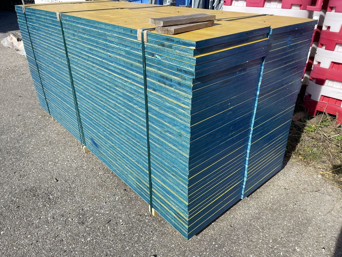 Articoli in legno: 80 panneaux de coffrage x 2.5m  – Nuovo e nell'imballaggio originale da Romont FR venduto da Sui_d_m2026