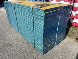 80 panneaux de coffrage x 2.5m 