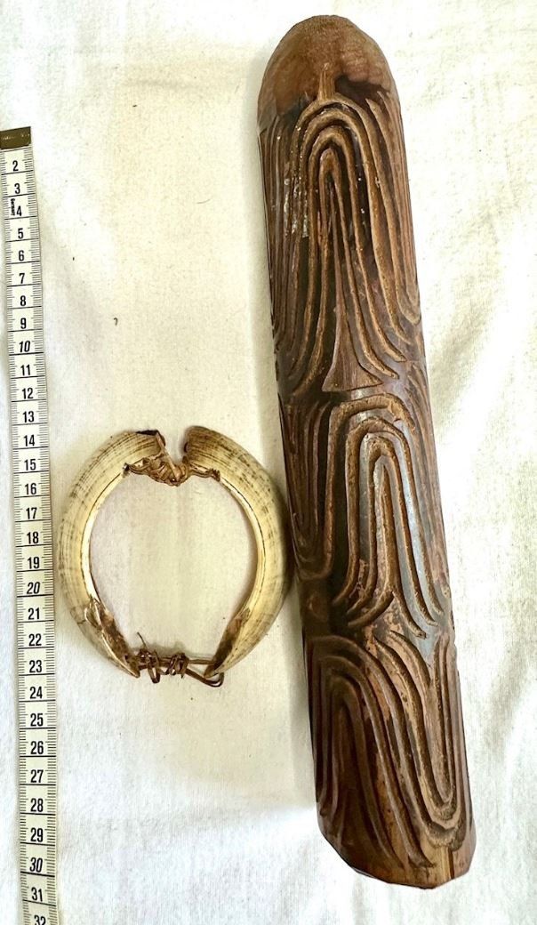 Tutte le decorazioni: Grosse Sammlung Asmat-Kopfjäger-Stammesobjekten – Usato da Thun venduto da Abalona3600 2
