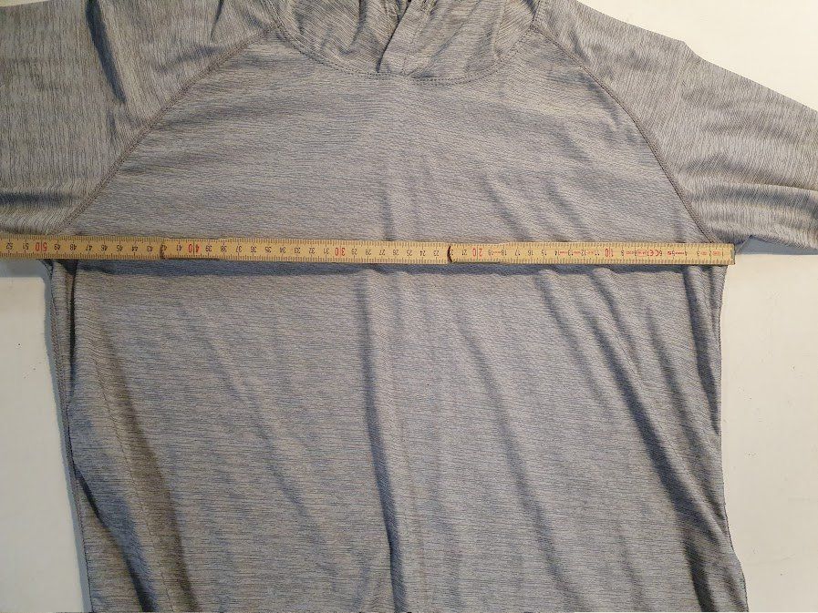 Maglioni & Felpe: Kaputzenpulli grau grösse M 90% polyester 10% spandex – Usato da Zürich venduto da loosebone 3