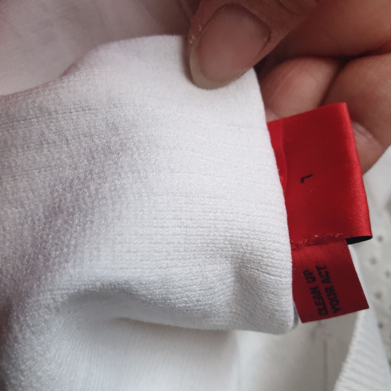 Hugo Boss T-shirts: Hugo Boss, schönes Shirt Gr. L – D'occasion à Frenkendorf par Moon111 6