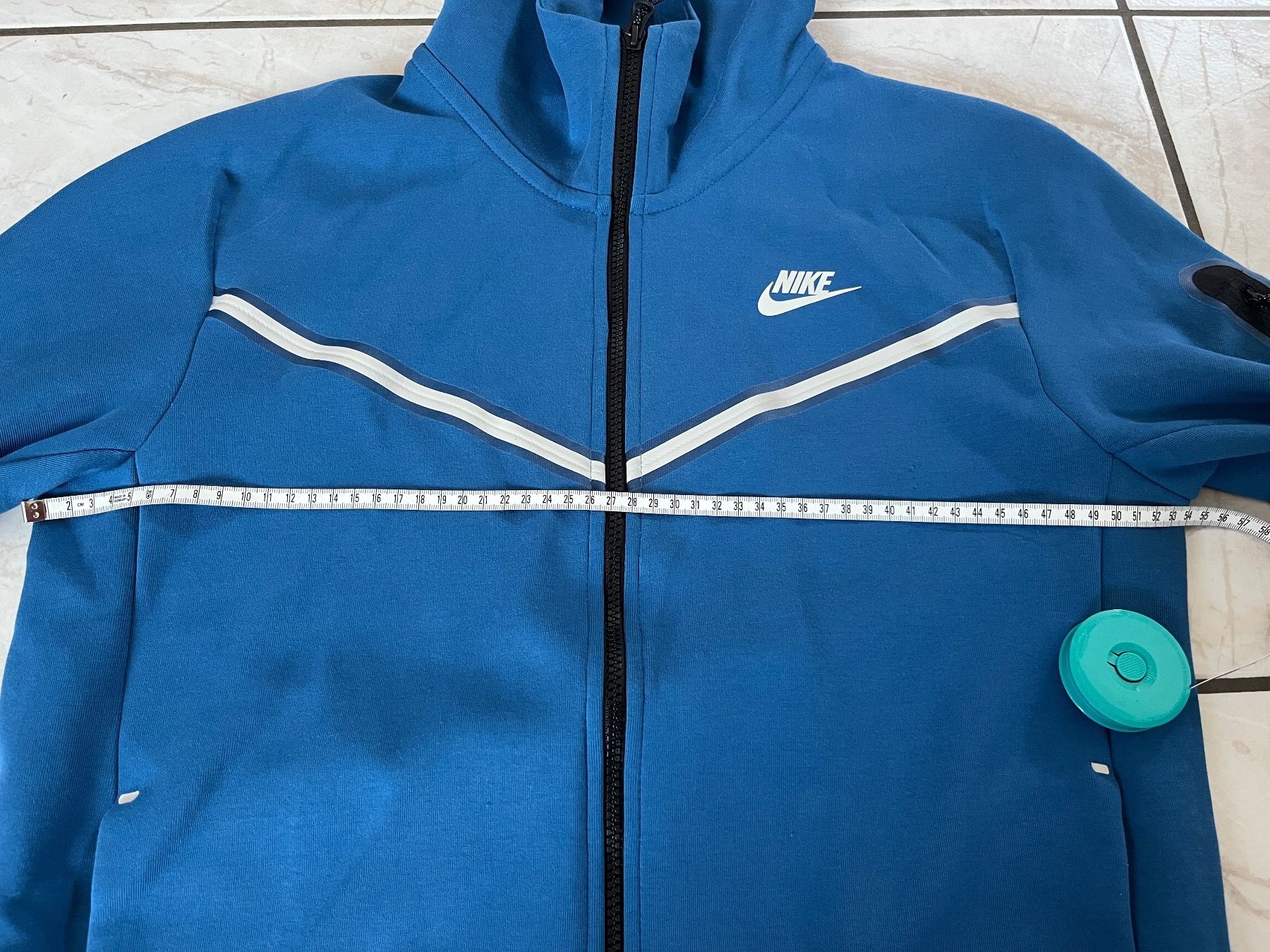 Nike Jacken: Nike Sportswear Tech Fleece/ M – Gebraucht aus St.Pantaleon von frodobi 5