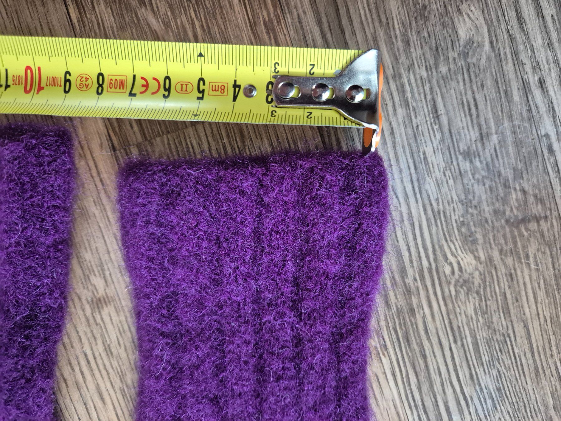 Chaussettes: Handknitted 100% wool purple yoga socks – D'occasion à Zürich par monadiederich 1