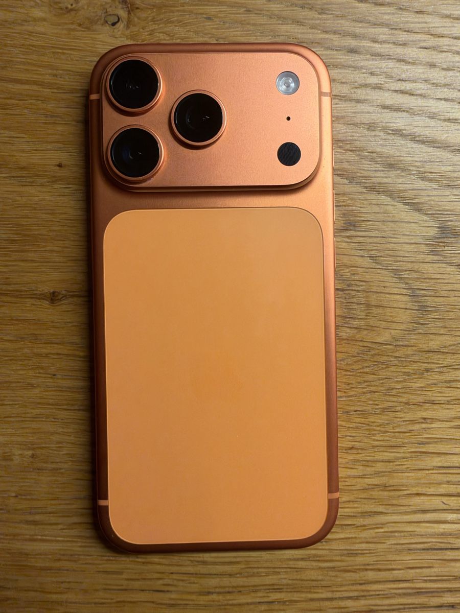 Apple Telefoni cellulari / Smartphones: iPhone 17 pro orange état comme neuf – Usato da Flendruz venduto da Legregfeurer 1