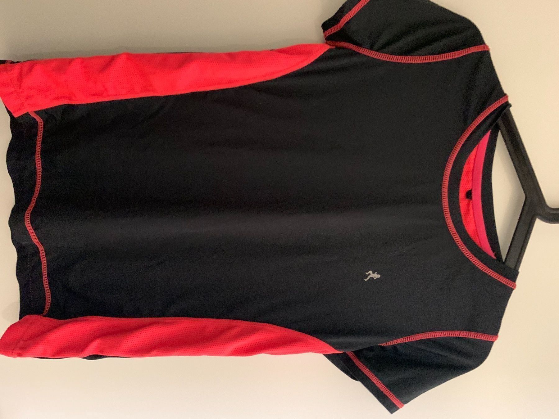 Nike Top: Sport Tops – Nuovo (secondo la descrizione) da Zürich venduto da Alpen209 1