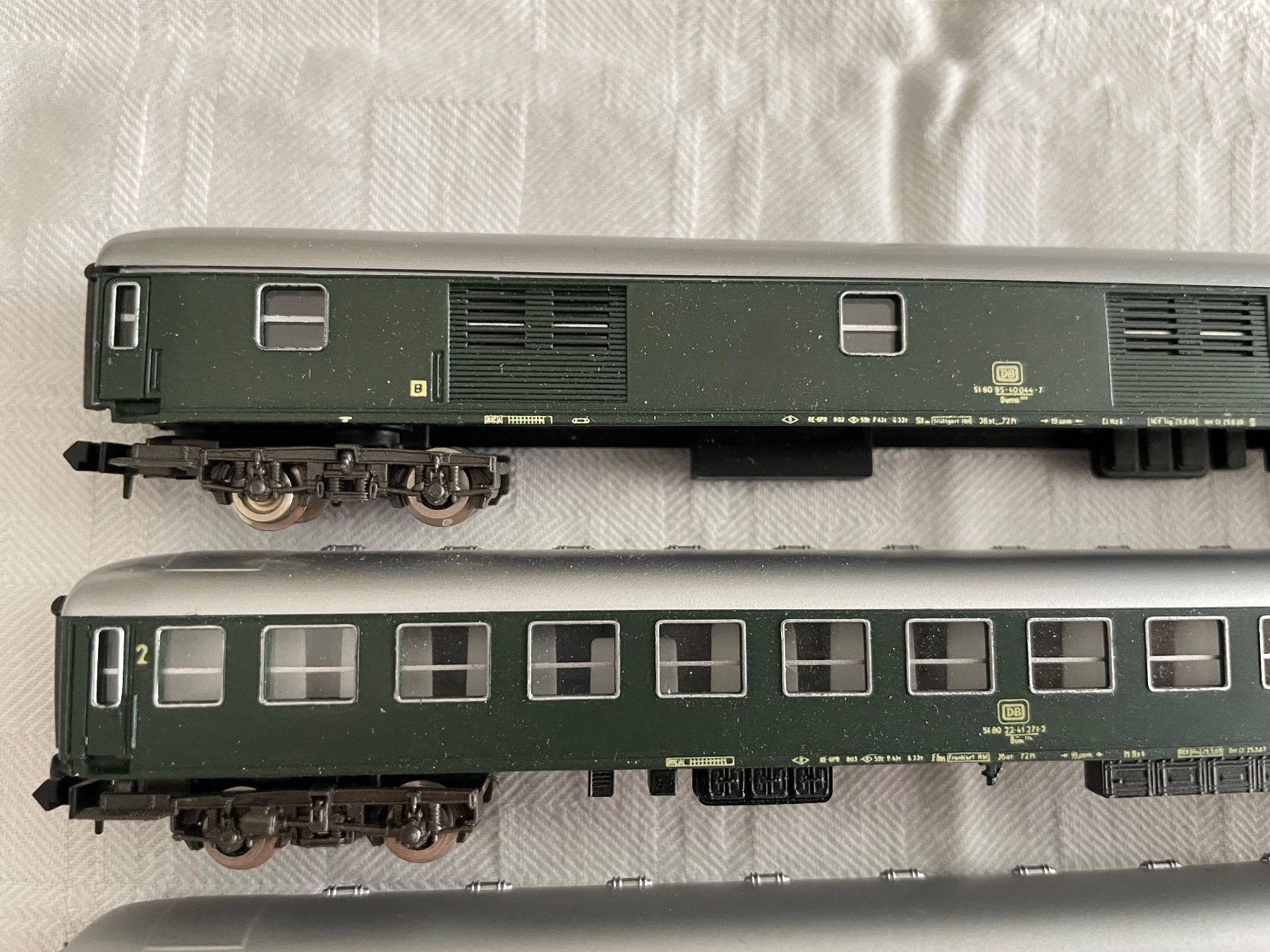 Modelleisenbahnen: Modellbahn ATLAS Spur N  3. Wagen DB – Gebraucht aus Rorschach von Karotten 1