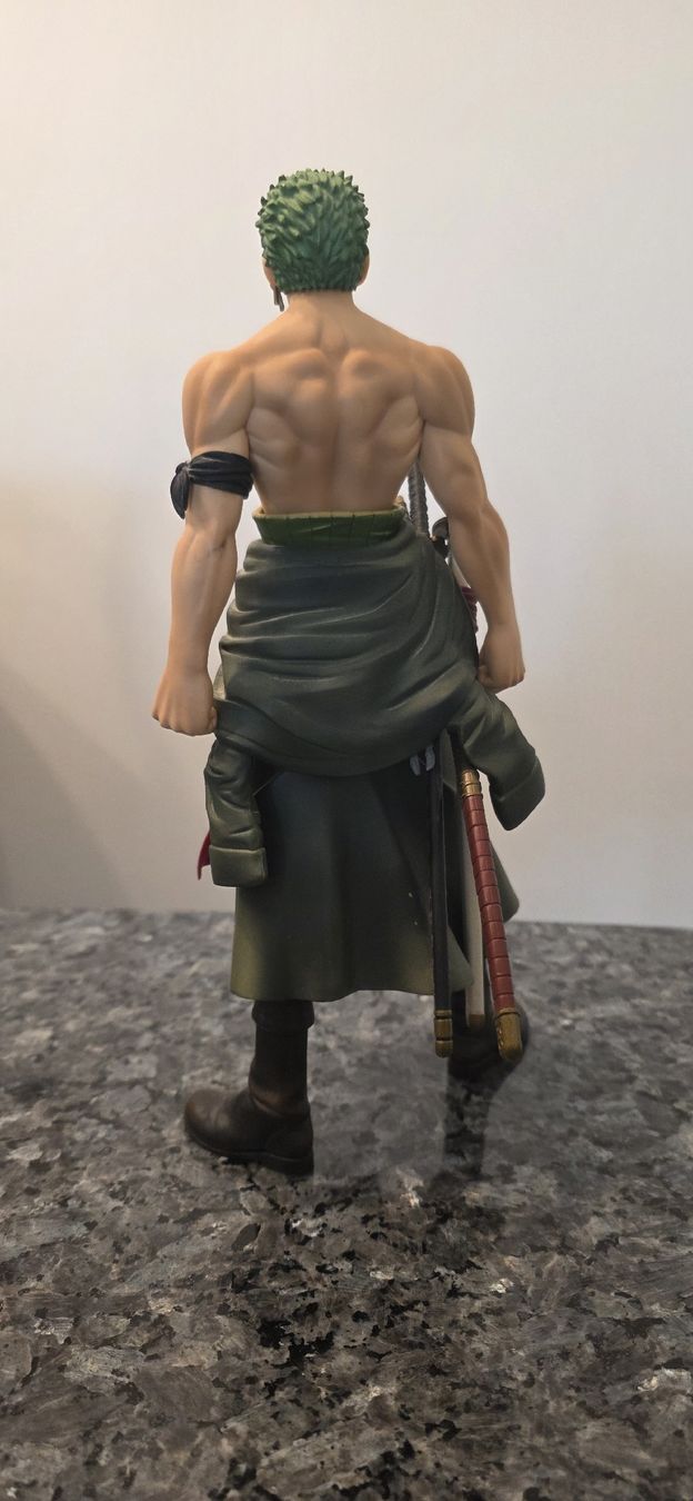 Statuette: One Piece Lorenor Zorro Anime Figur – Nuovo (secondo la descrizione) da Flawil venduto da Heartbreaker 2