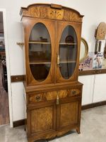 Alte Vitrinenschrank