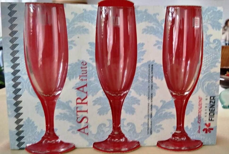 Gläser: Champagnergläser / Sektgläser - 6 Gläser - – Neu und originalverpackt aus Zürich von 1980ale 3