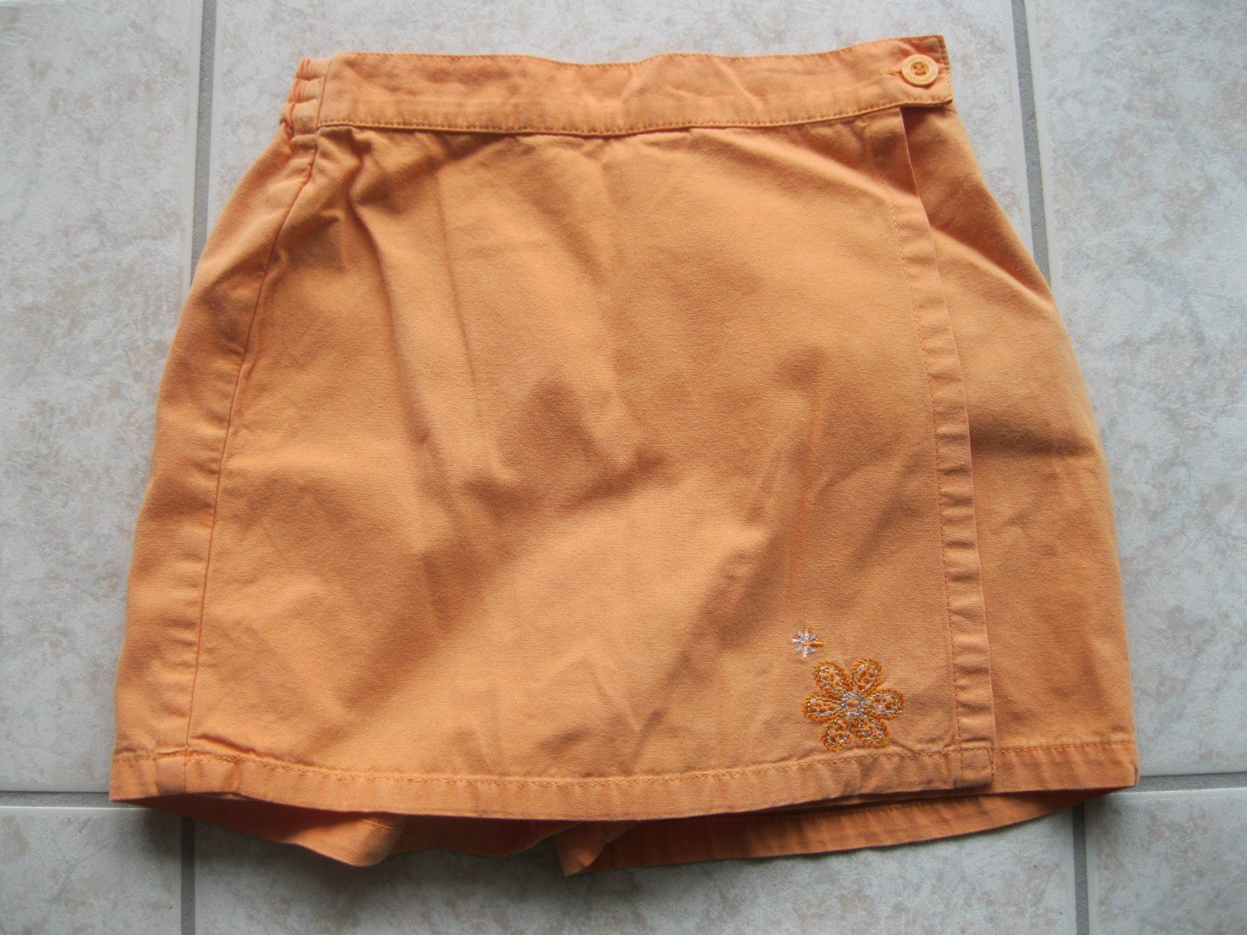 Kleiderpakete & -sets: lot 5 pièces taille 110/116 – Gebraucht aus vouvry von -tivoli- 2