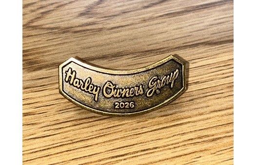 Harley-Davidson Placchette & Badge: PIN "HARLEY OWNERS GROUP 2026" – Nuovo e nell'imballaggio originale da Schaffhausen venduto da Reporter