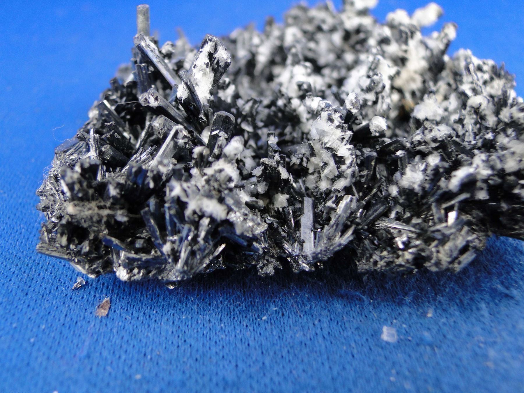 Mineralien & Heilsteine: Stibnit mit Baryt – Gebraucht aus Schinznach Bad von Demerald 1