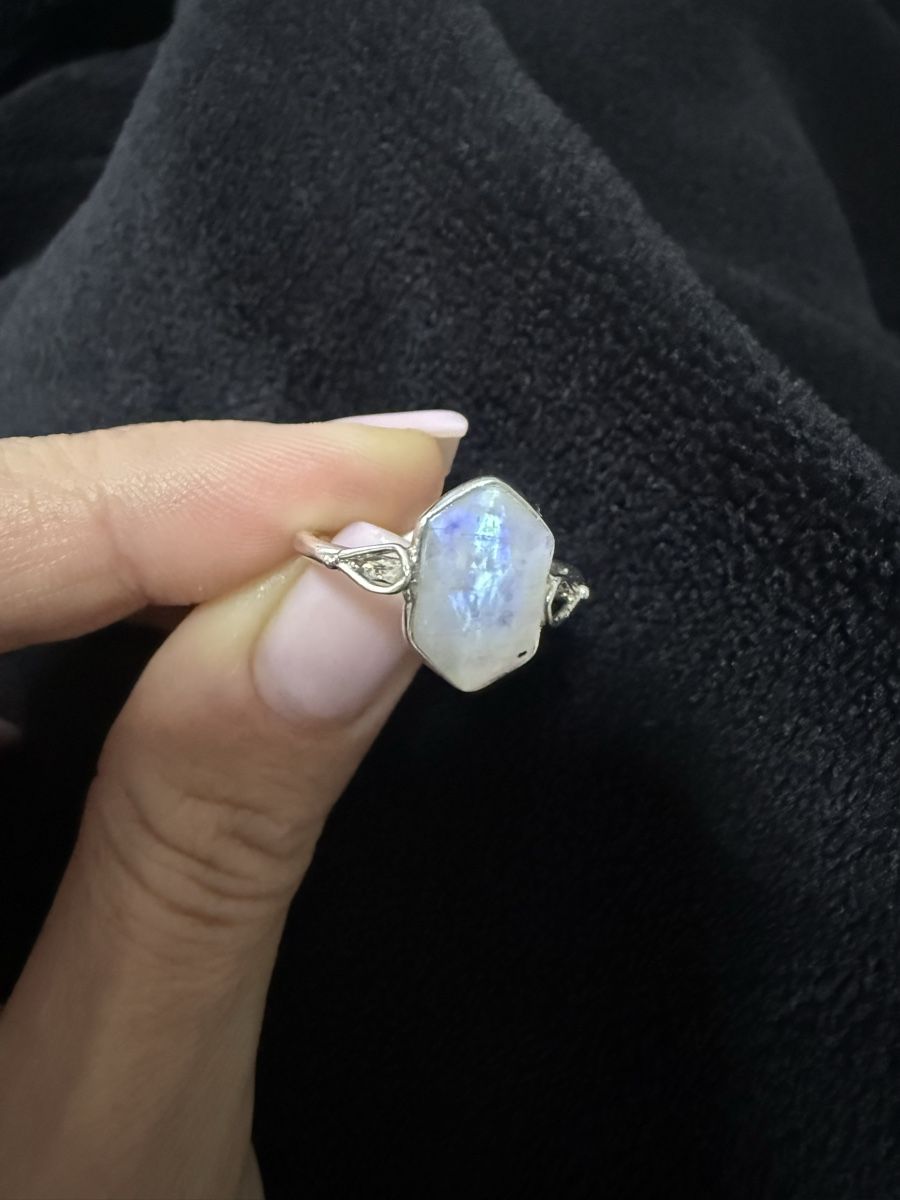 Ringe: Mondstein Ring – Neu und originalverpackt aus Heiden von Ameliska