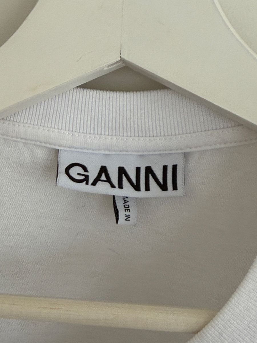 Ganni T-shirt: Ganni Tshirt L  – Usato da Basel venduto da schokoladenseitebs 2
