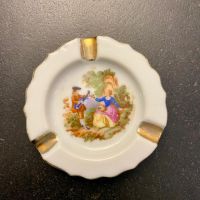 Vintage Porzellan Aschenbecher, Rokoko Szene, Goldrand