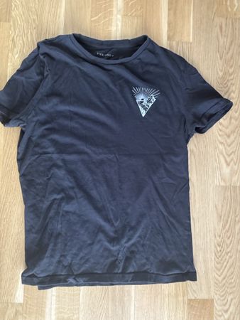 T-shirt Pier One noir, motif montagne - Taille M 👍😎