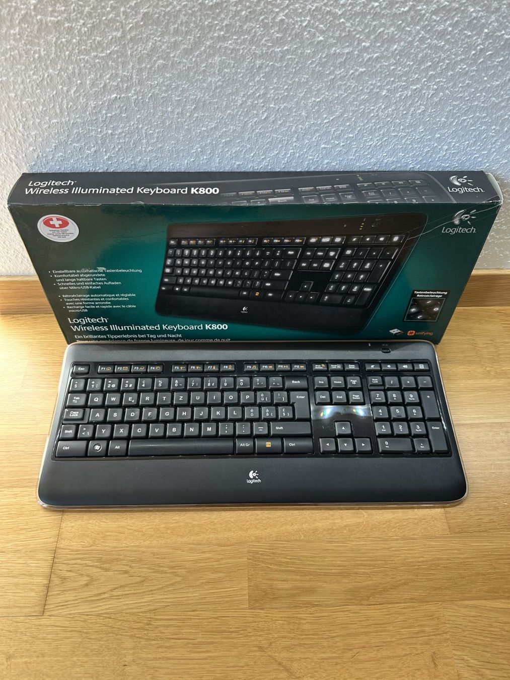 Logitech Tastaturen: Logitech K800 Wireless Illuminated Keyboard – Gebraucht aus Basel von Dudu00