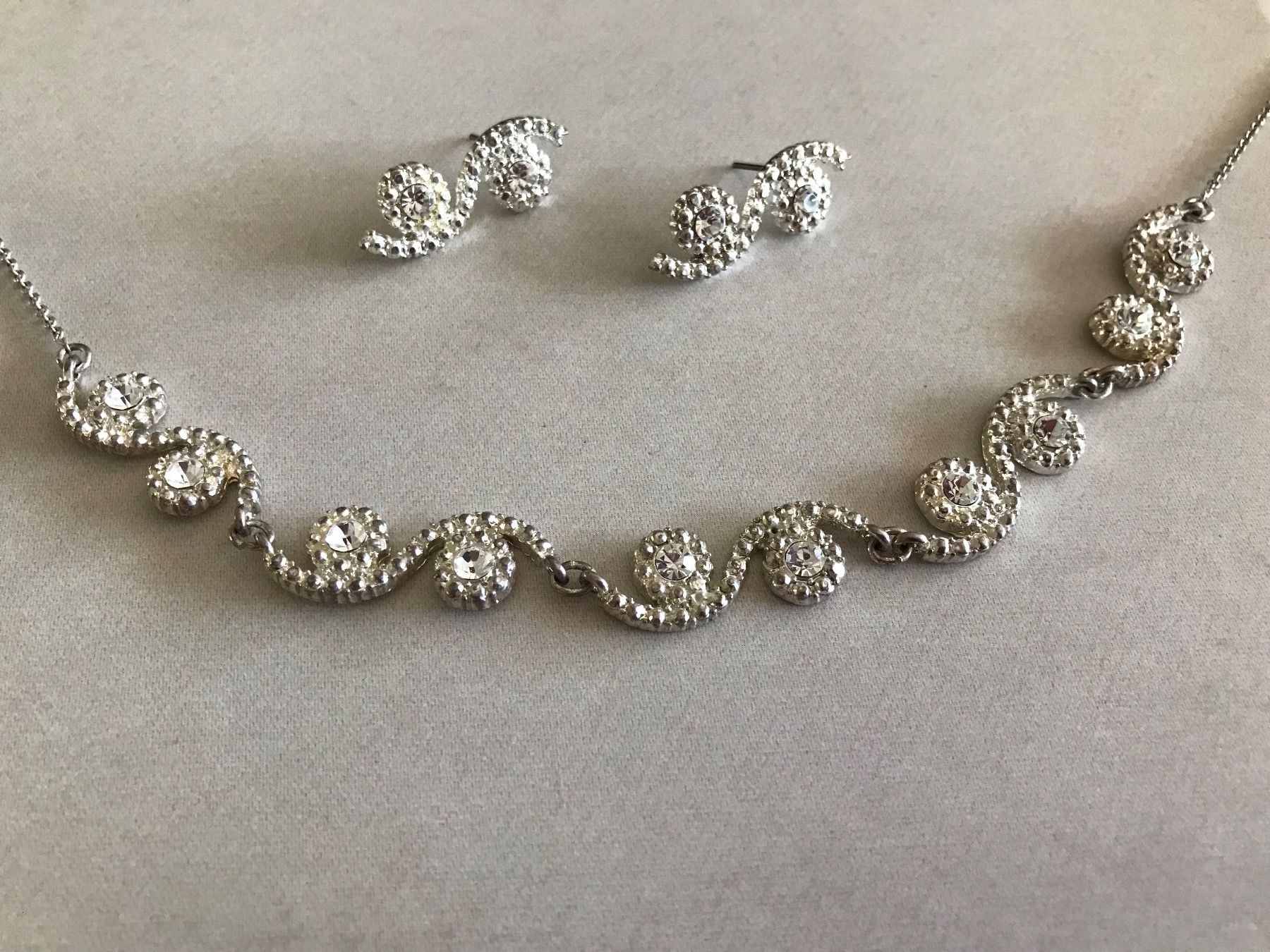 Catenine: Joli ensemble de bijoux argenté – Usato da Grimisuat venduto da eliseba88 3