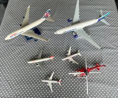 Flugzeugmodelle und Helikopter Konvolut 6 Stk.