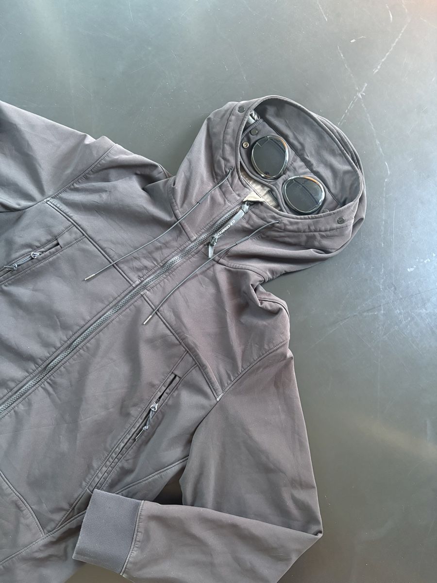 CP Company Giacche: C.P. Company Soft Shell Goggle Jacket grau Herren – Usato da Ittigen venduto da L0RO 1