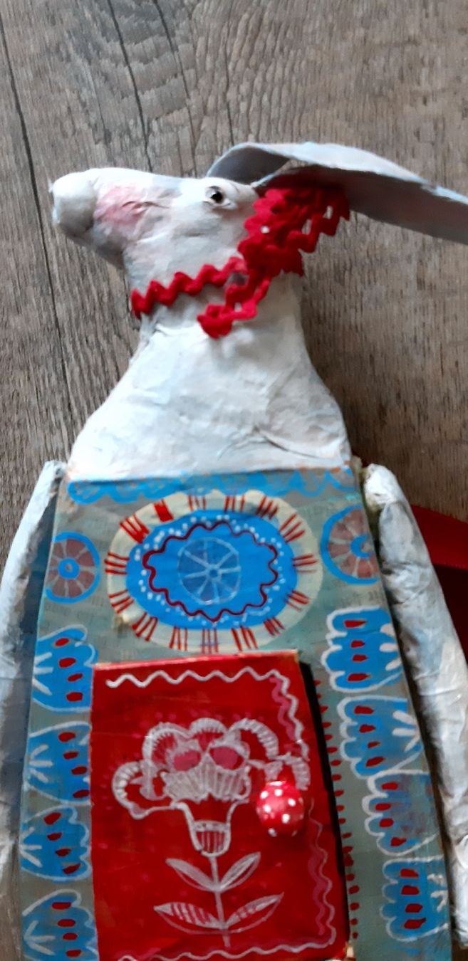 Statuette: Lustiges Papiermache Fabeltier  -  Deko – Usato da Tagelswangen venduto da BrigittaC01 2
