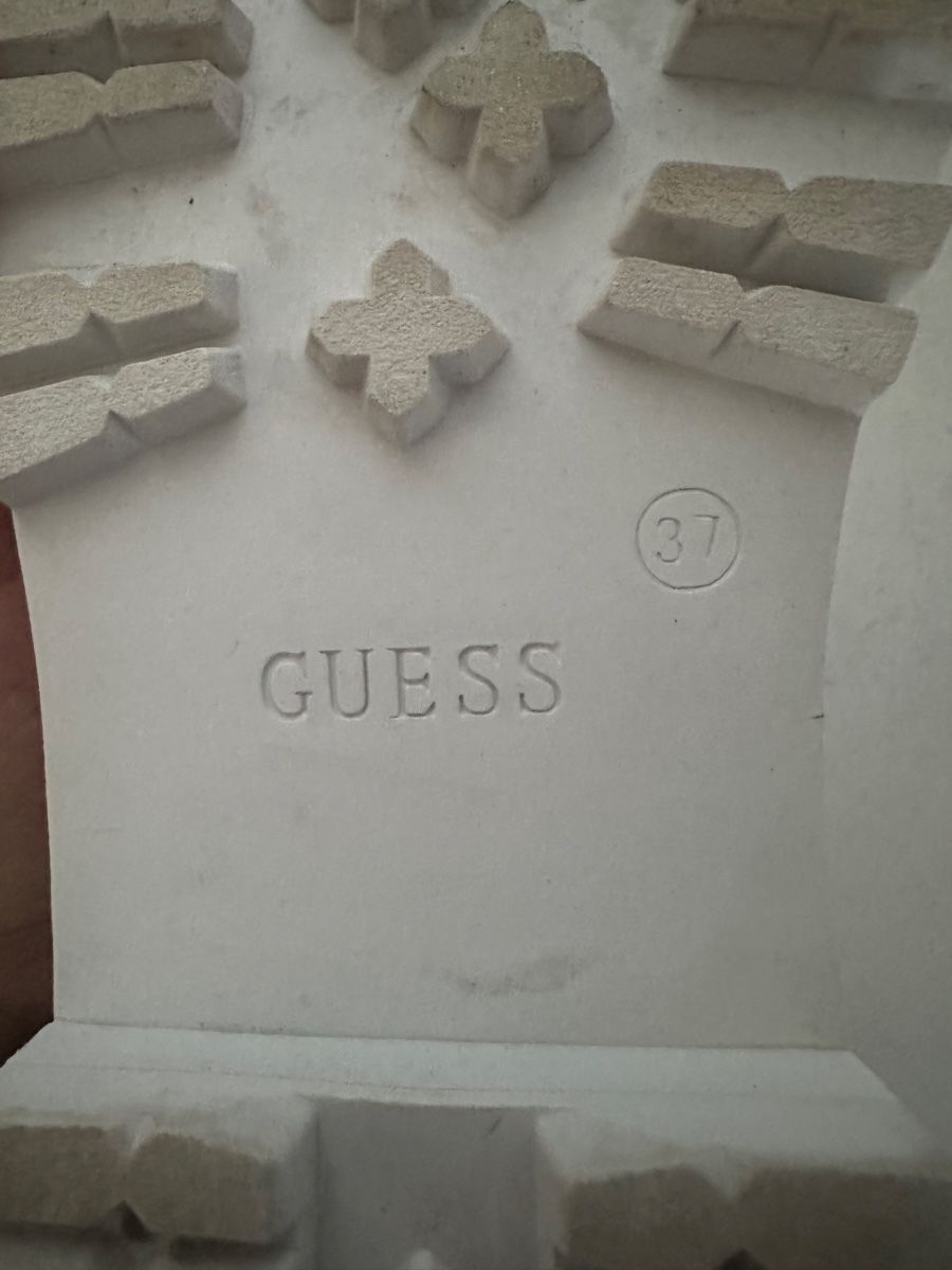 Guess Scarpe da donna: Guess Winterboots, Gr. 37, – Usato da Altendorf venduto da Vanessa789 4