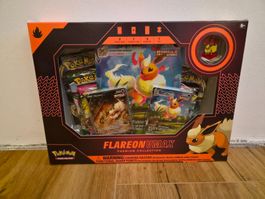 Pokémon - December VMAX Box (Flareon)