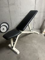 Verstellbare Trainingsbank schwarz weiss gebrauchter Zustand