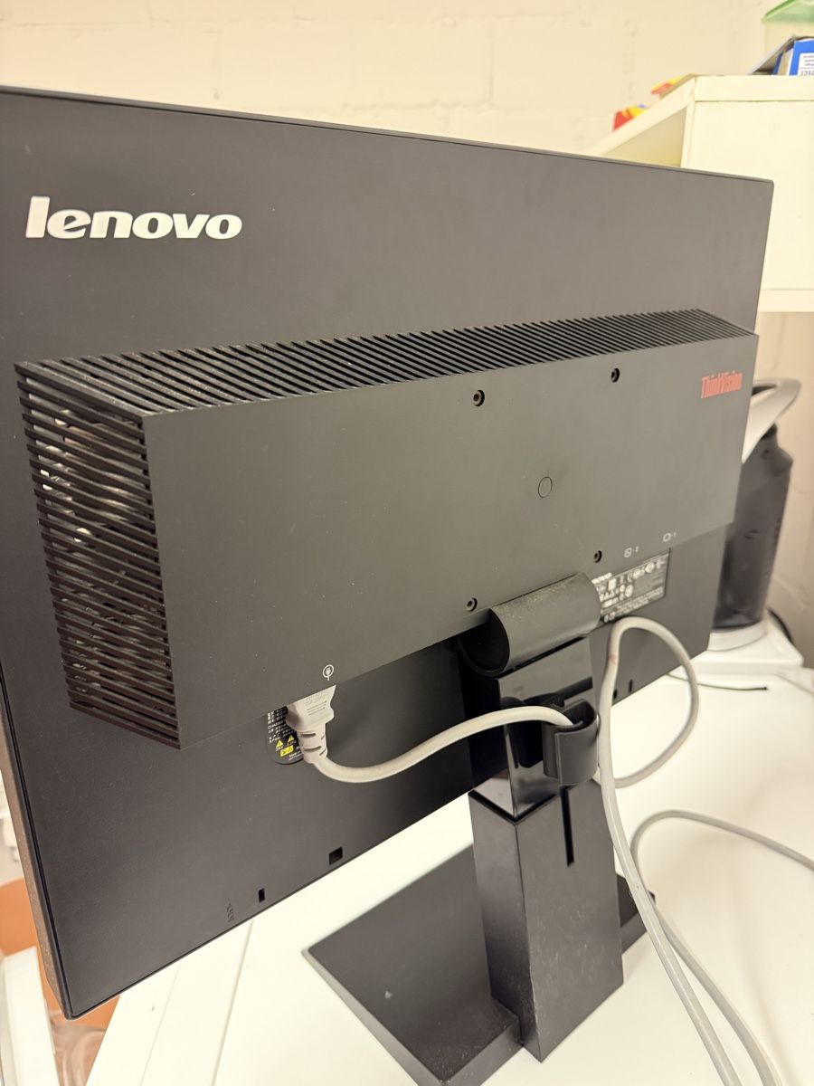 Lenovo Monitor: Bildschirm Lenovo – Usato da Uster venduto da dia_9hl9 4