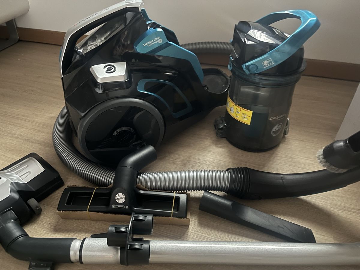 Hoover Aspirapolveri & Accessori: FAST NEU Hoover  – Usato da Courgenay venduto da Zaya_Suisse