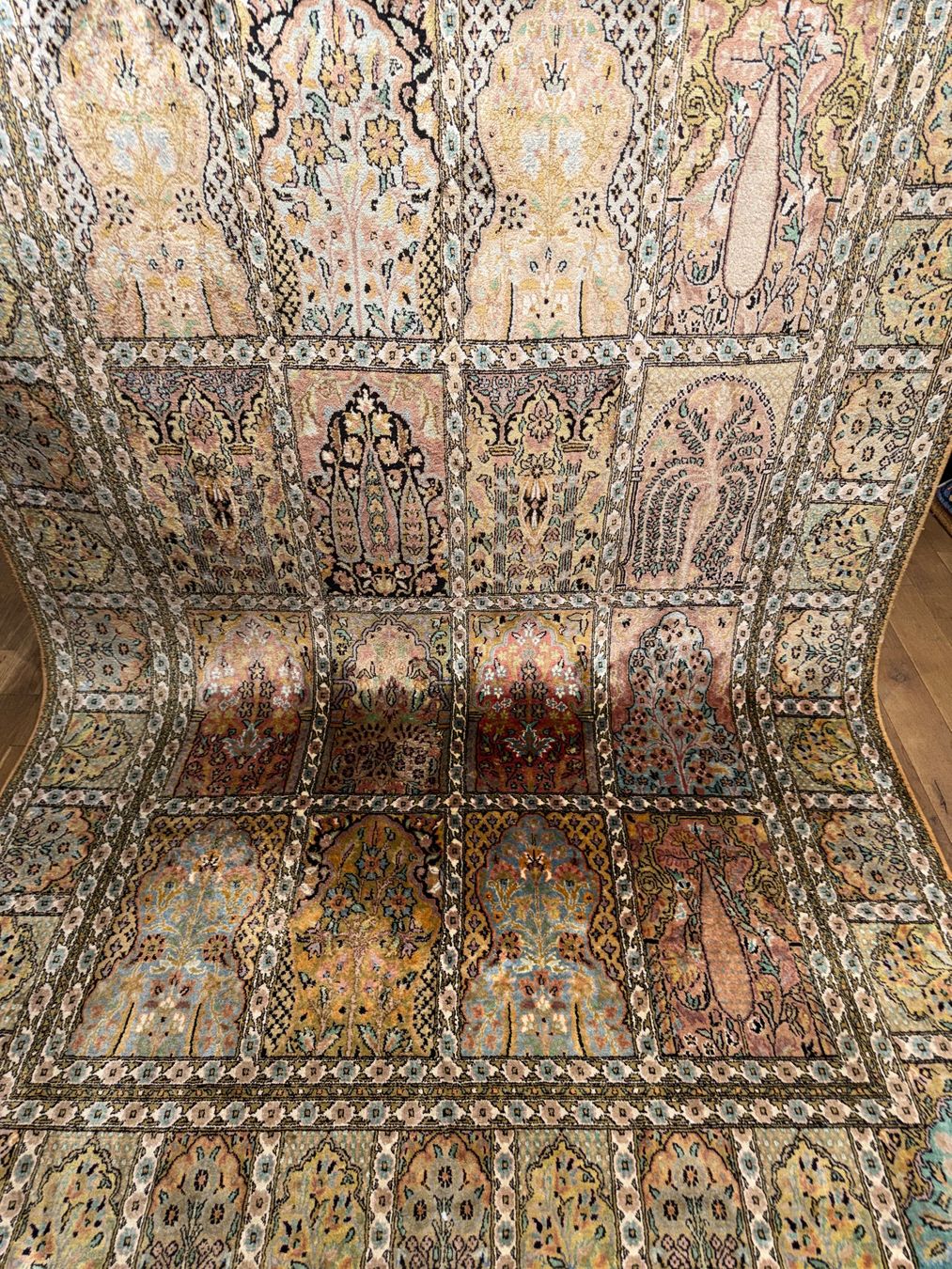 Tappeti: Wunderschöner grosser handgeknüpfter Seidenteppich – Usato da Bennau venduto da Mayer_Carpets 2