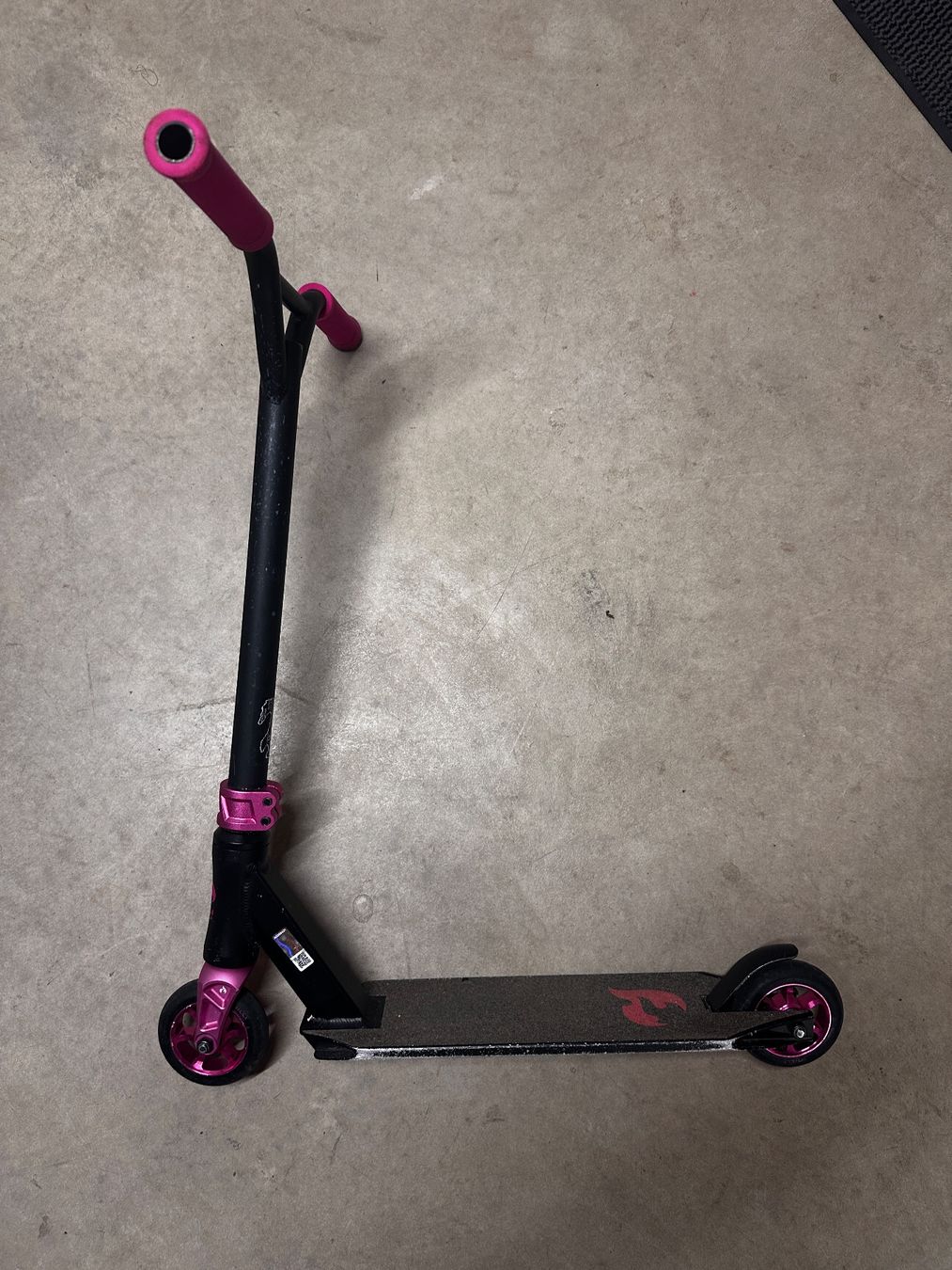 Chilli Kickboard: CHILLI PRO SCOOTER 3000 - BLACK/PINK – Usato da Büetigen venduto da Sandro3285