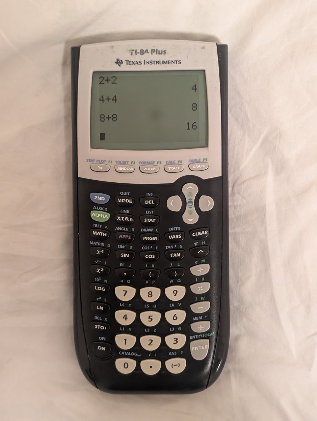 Texas Instruments Calculatrices: Texas Instruments TI-84 Plus – D'occasion à St-Sulpice VD par alexander_alex 1