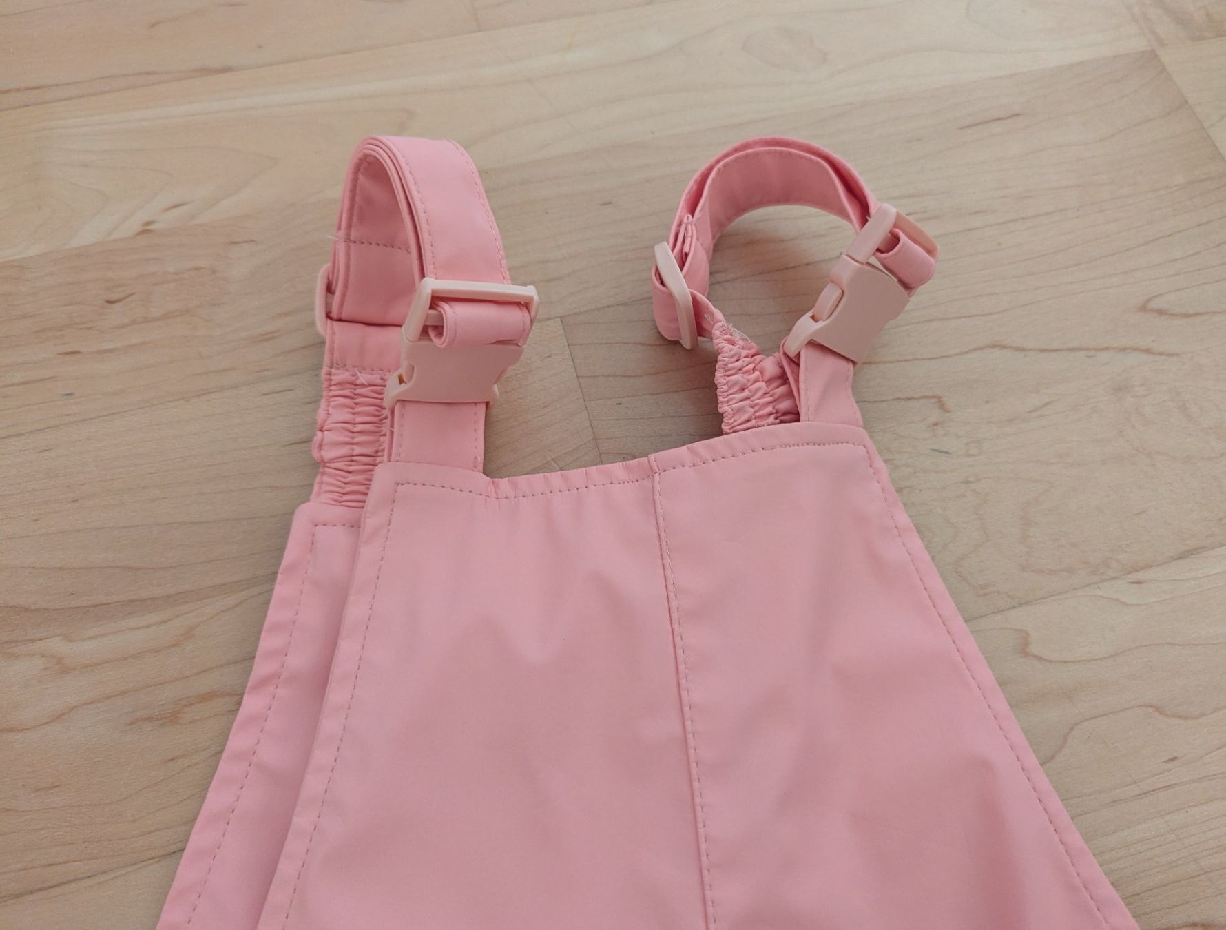 Pantaloni: Regenhose Latzhose Rosa Kinder Grösse 86 – Usato da Uster venduto da petches 2