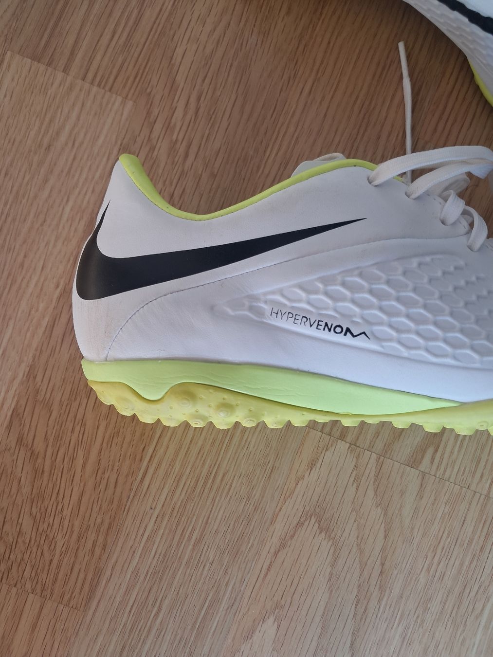 Nike Chaussures hommes: Fussballschuhe Nike Hypervenom Grösse 40 gebraucht – D'occasion à Biel/Bienne par sof_yx5y 3