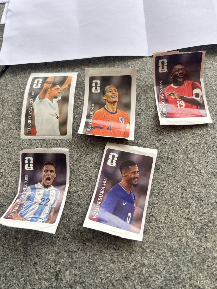 Panini Carte collezionabili: Panini coca lot 5 dont : Martinez, Van Dijk, Salib – Nuovo (secondo la descrizione) da Orsières venduto da Maevalais