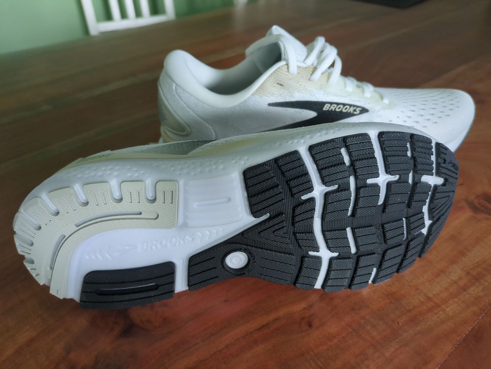 Brooks Herrenschuhe: Brooks Ghost Laufschuhe Grösse 42.5 NEU – Neu (gemäss Beschreibung) aus Zürich von bur_xw2n 1