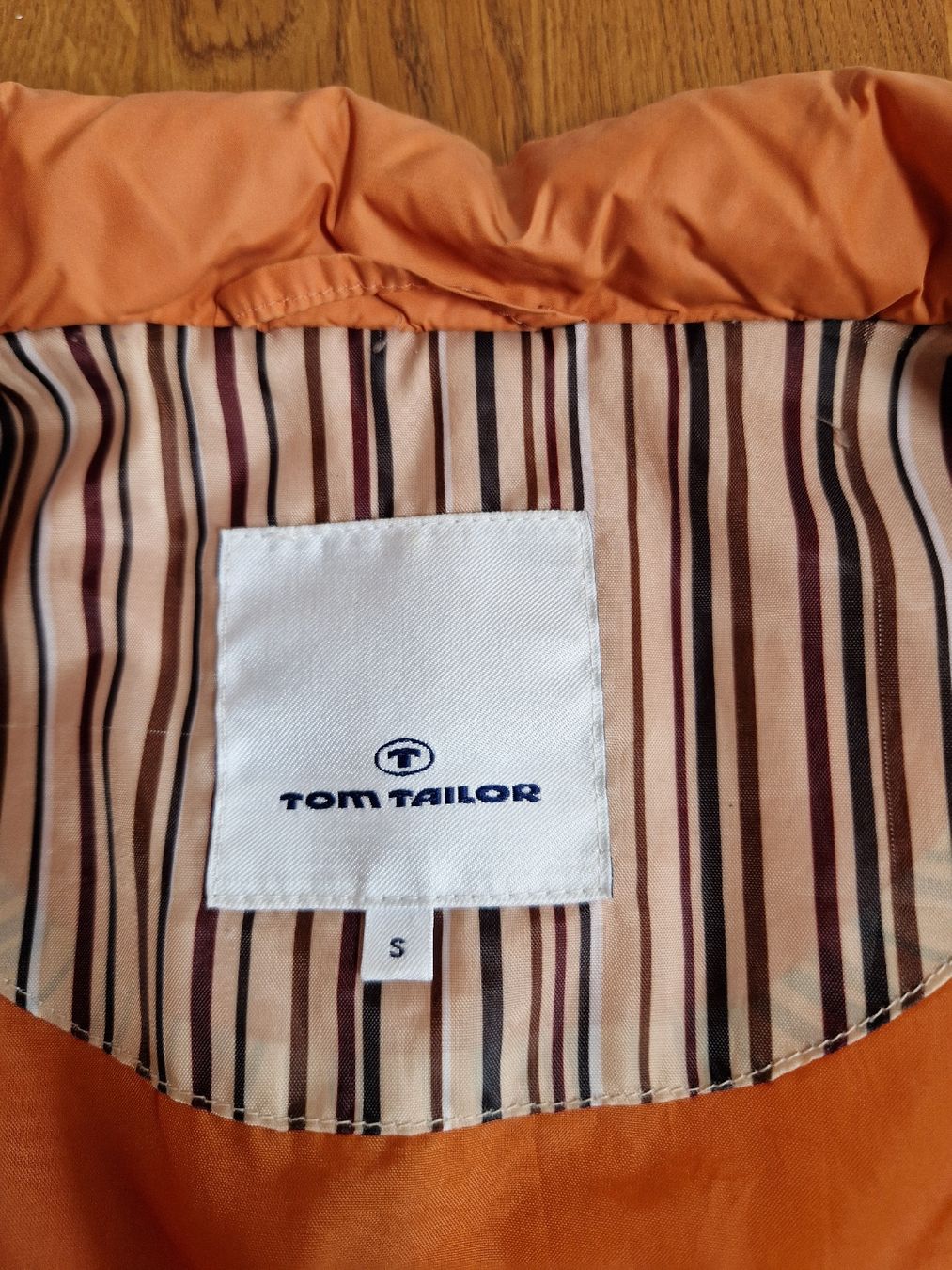 Tom Tailor Gilet & Giacche senza maniche: Gilet orange von Tom Tailor, Grösse s – Usato da Wattenwil venduto da susawe 3