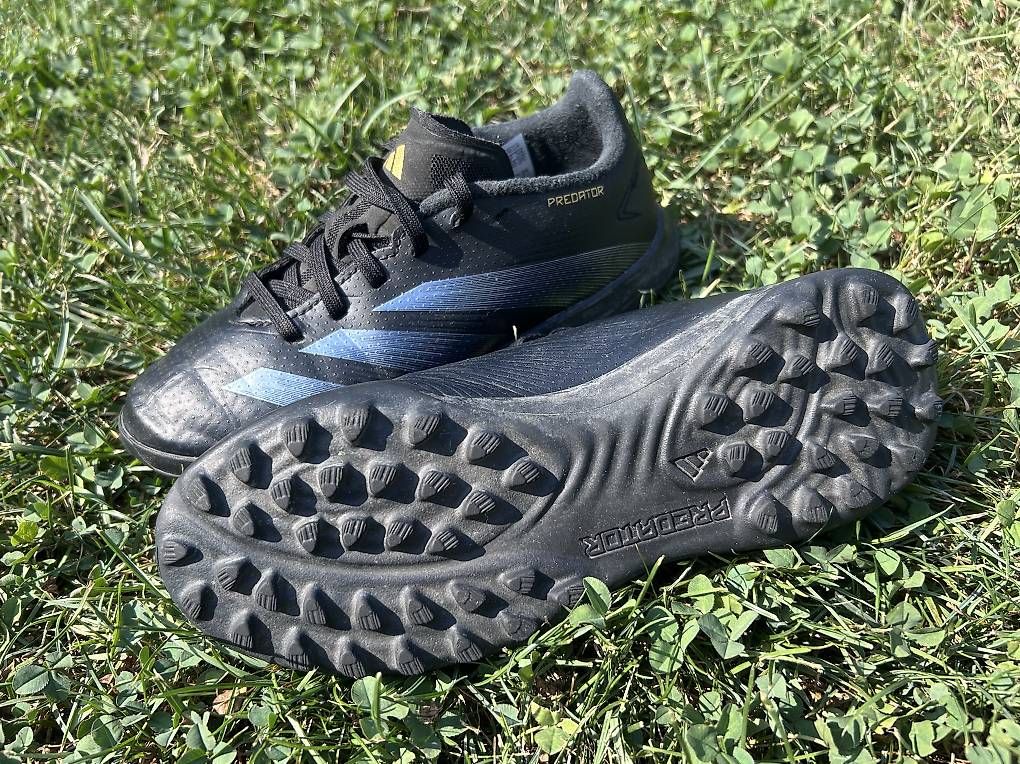 Scarpe da uomo: Fussballschuhe Tausendfüssler Gr. 33 Adidas – Usato da Ehrendingen venduto da Infaso 2