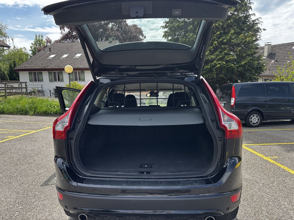 Volvo Automobili: Volvo XC60 D4 AWD Husky – Usato da Männedorf venduto da Merlin034 2